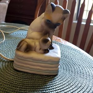 Super cute ceramic Siamese cat night light